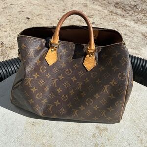 Louis Vuitton Speedy 30